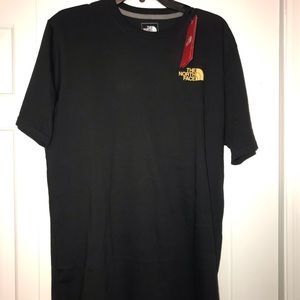 Men’s M North Face t shirt